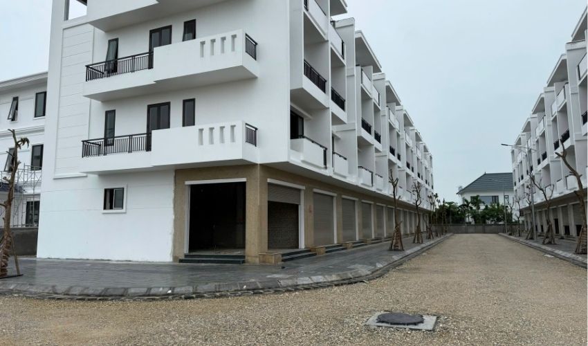 Các căn liền kề Nam Hải Central Park đã hoàn thiện phần mặt ngoài đồng bộ theo thiết kế châu Âu hiện đại